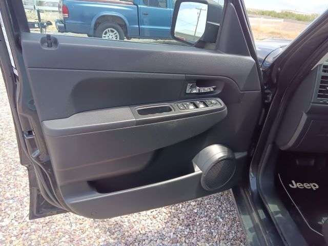 2011 LIBERTY 4X4 (16).jpg
